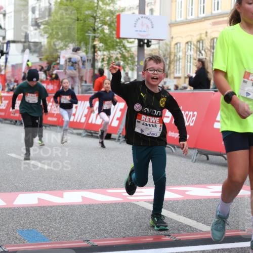 25.04.2026 - Das Zehntel Strokosch-Dieckow http://msf.ph/oto/9623323 25.04.2026 08:56:34 Ziel 1008, 1388, 1875, 1898, 2071, 2196, 2207, 2319, 2494, 2527, 2686, 3080, 3101, 3234, 3275, 3354, 3360, 3875, 4035 meine-sportfotos.de