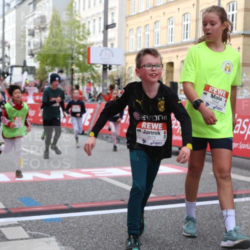 25.04.2026 - Das Zehntel Strokosch-Dieckow http://msf.ph/oto/9623331 25.04.2026 08:56:35 Ziel 1008, 1155, 1388, 1875, 1898, 2071, 2196, 2207, 2319, 2494, 2527, 2686, 3080, 3101, 3234, 3275, 3354, 3360, 3875, 4035 meine-sportfotos.de