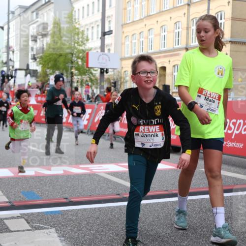 25.04.2026 - Das Zehntel Strokosch-Dieckow http://msf.ph/oto/9623338 25.04.2026 08:56:35 Ziel 1008, 1155, 1388, 1875, 1898, 2071, 2196, 2207, 2319, 2494, 2527, 2686, 3080, 3101, 3234, 3275, 3354, 3360, 3875, 4035 meine-sportfotos.de