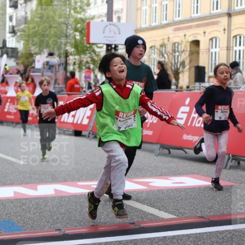 25.04.2026 - Das Zehntel Strokosch-Dieckow http://msf.ph/oto/9623358 25.04.2026 08:56:36 Ziel 1008, 1155, 1388, 1575, 1638, 1875, 1898, 2002, 2071, 2108, 2196, 2207, 2319, 2494, 2527, 2686, 3080, 3101, 3234, 3275, 3354, 3360, 3875, 4035 meine-sportfotos.de