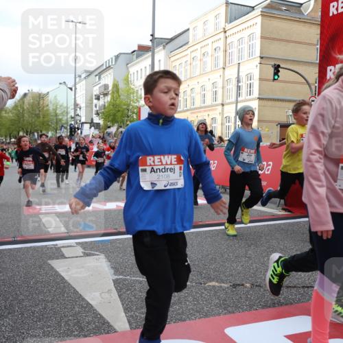 25.04.2026 - Das Zehntel Strokosch-Dieckow http://msf.ph/oto/9623515 25.04.2026 08:56:39 Ziel 1155, 1388, 1575, 1638, 1639, 1875, 1898, 1963, 1968, 2002, 2071, 2108, 2319, 2565, 2615, 2669, 3101, 3234, 3354, 3360, 3844, 3849, 3875, 3975, 4058 meine-sportfotos.de