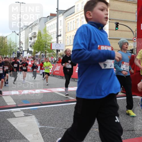 25.04.2026 - Das Zehntel Strokosch-Dieckow http://msf.ph/oto/9623533 25.04.2026 08:56:39 Ziel 1155, 1388, 1575, 1638, 1639, 1875, 1898, 1963, 1968, 2002, 2071, 2108, 2319, 2565, 2615, 2669, 3101, 3234, 3354, 3360, 3844, 3849, 3875, 3975, 4058 meine-sportfotos.de