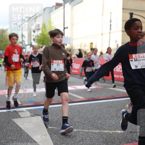 25.04.2026 - Das Zehntel Strokosch-Dieckow http://msf.ph/oto/9623639 25.04.2026 08:56:41 Ziel 1155, 1302, 1316, 1388, 1575, 1638, 1639, 1645, 1740, 1828, 1877, 1963, 1968, 2002, 2071, 2108, 2296, 2565, 2594, 2615, 2669, 3002, 3101, 3354, 3360, 3520, 3526, 3844, 3849, 3975, 4058 meine-sportfotos.de
