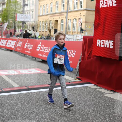 25.04.2026 - Das Zehntel Strokosch-Dieckow http://msf.ph/oto/9623666 25.04.2026 09:15:18 Ziel 2106, 3907 meine-sportfotos.de