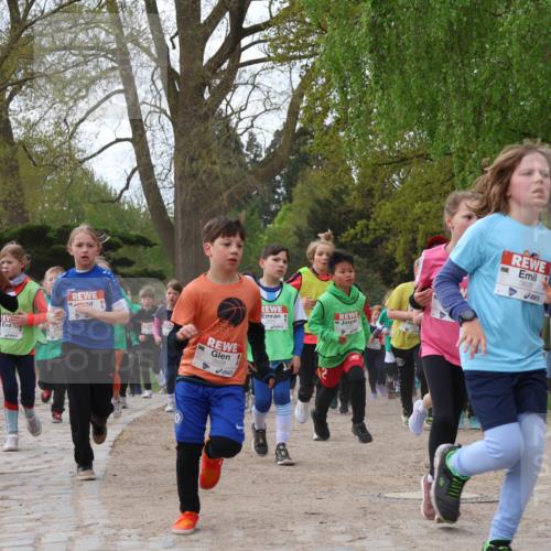 25.04.2026 - Das Zehntel Zöllner http://msf.ph/oto/9623683 25.04.2026 07:42:30 Laufen 3828, 3304, 3826 meine-sportfotos.de