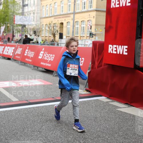 25.04.2026 - Das Zehntel Strokosch-Dieckow http://msf.ph/oto/9623688 25.04.2026 09:15:18 Ziel 2106, 3907 meine-sportfotos.de