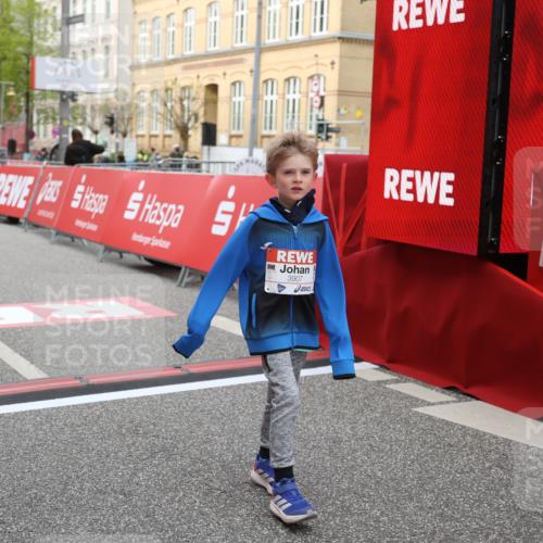 25.04.2026 - Das Zehntel Strokosch-Dieckow http://msf.ph/oto/9623703 25.04.2026 09:15:18 Ziel 2106, 3907 meine-sportfotos.de