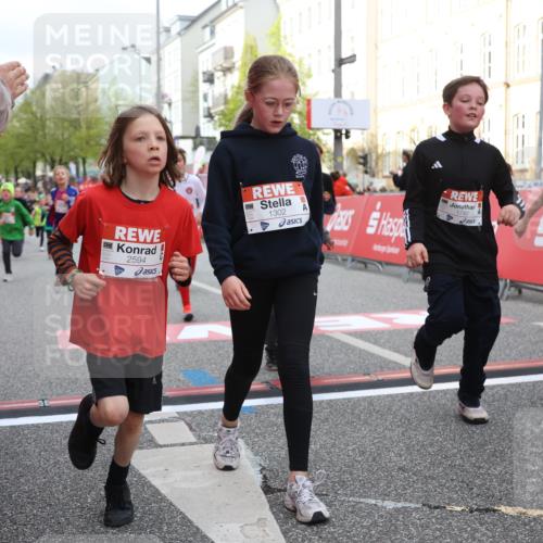 25.04.2026 - Das Zehntel Strokosch-Dieckow http://msf.ph/oto/9623754 25.04.2026 08:56:44 Ziel 1113, 1302, 1316, 1575, 1638, 1639, 1645, 1649, 1717, 1740, 1828, 1877, 1963, 1968, 2002, 2108, 2296, 2565, 2594, 2615, 2669, 2895, 3002, 3520, 3526, 3844, 3847, 3849, 3963, 3975, 4058 meine-sportfotos.de