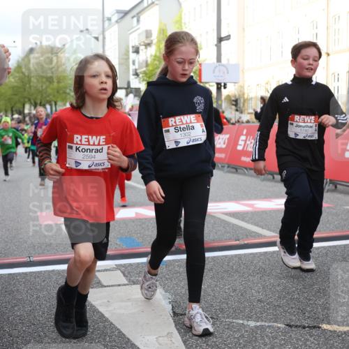 25.04.2026 - Das Zehntel Strokosch-Dieckow http://msf.ph/oto/9623761 25.04.2026 08:56:44 Ziel 1113, 1302, 1316, 1575, 1638, 1639, 1645, 1649, 1717, 1740, 1828, 1877, 1963, 1968, 2002, 2108, 2296, 2565, 2594, 2615, 2669, 2895, 3002, 3520, 3526, 3844, 3847, 3849, 3963, 3975, 4058 meine-sportfotos.de