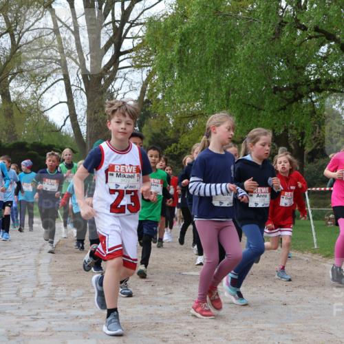 25.04.2026 - Das Zehntel Zöllner http://msf.ph/oto/9623841 25.04.2026 07:42:40 Laufen 3122, 23, 1280 meine-sportfotos.de