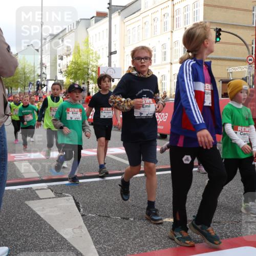 25.04.2026 - Das Zehntel Strokosch-Dieckow http://msf.ph/oto/9623898 25.04.2026 08:56:48 Ziel 1004, 1113, 1131, 1302, 1307, 1316, 1369, 1645, 1649, 1717, 1740, 1828, 1877, 1959, 2078, 2296, 2323, 2463, 2474, 2478, 2594, 2606, 2895, 3002, 3059, 3093, 3196, 3206, 3520, 3526, 3745, 3847, 3891, 3963 meine-sportfotos.de