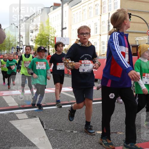 25.04.2026 - Das Zehntel Strokosch-Dieckow http://msf.ph/oto/9623907 25.04.2026 08:56:48 Ziel 1004, 1113, 1131, 1302, 1307, 1316, 1369, 1645, 1649, 1717, 1740, 1828, 1877, 1959, 2078, 2296, 2323, 2463, 2474, 2478, 2594, 2606, 2895, 3002, 3059, 3093, 3196, 3206, 3520, 3526, 3745, 3847, 3891, 3963 meine-sportfotos.de