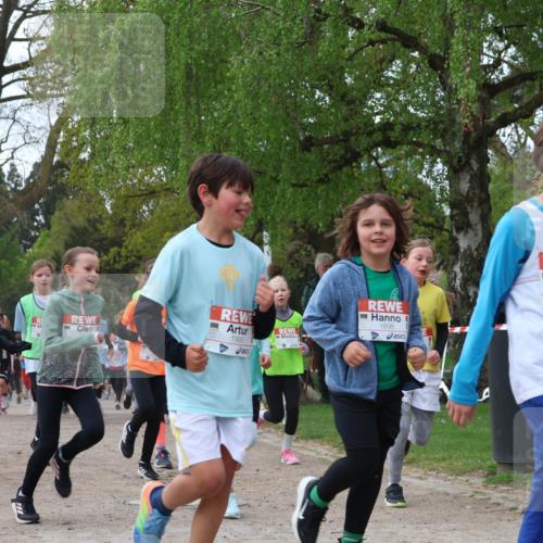 25.04.2026 - Das Zehntel Zöllner http://msf.ph/oto/9623921 25.04.2026 07:42:45 Laufen 1993, 1998, 1447 meine-sportfotos.de