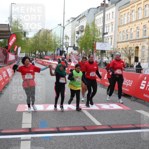 25.04.2026 - Das Zehntel Strokosch-Dieckow http://msf.ph/oto/9623989 25.04.2026 09:15:43 Ziel 1379, 2209 meine-sportfotos.de