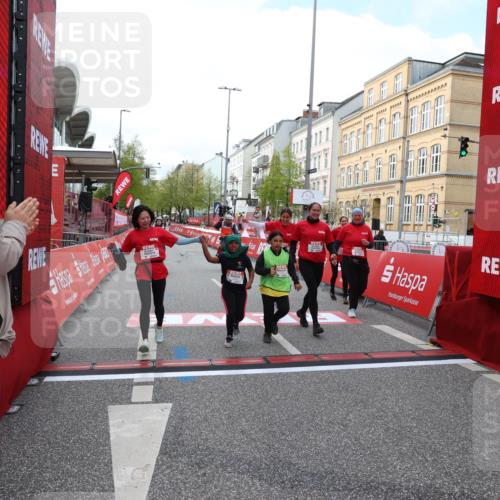 25.04.2026 - Das Zehntel Strokosch-Dieckow http://msf.ph/oto/9624005 25.04.2026 09:15:43 Ziel 1379, 2209 meine-sportfotos.de