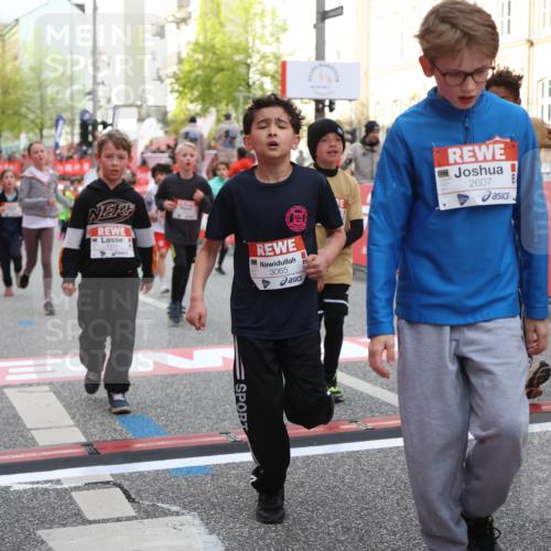 25.04.2026 - Das Zehntel Strokosch-Dieckow http://msf.ph/oto/9624055 25.04.2026 08:56:55 Ziel 1004, 1134, 1307, 1369, 1562, 1567, 2040, 2078, 2217, 2229, 2323, 2484, 2528, 2606, 2607, 2808, 3065, 3093, 3196, 3206, 3465, 3559, 3560, 3610, 3715, 3718, 3722, 3803, 3891, 3950 meine-sportfotos.de