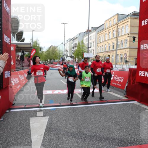 25.04.2026 - Das Zehntel Strokosch-Dieckow http://msf.ph/oto/9624057 25.04.2026 09:15:44 Ziel 1379, 2209 meine-sportfotos.de