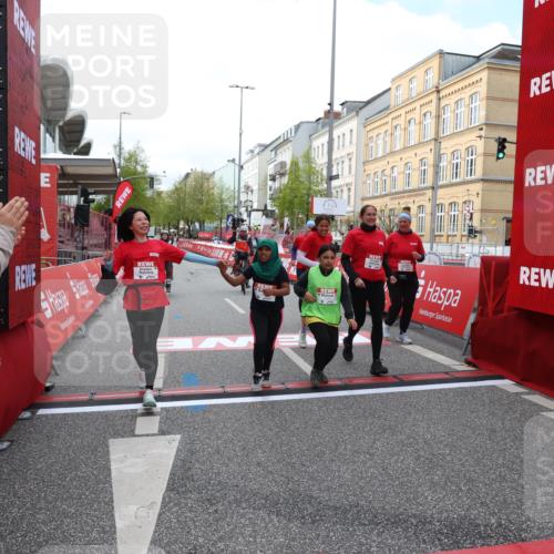 25.04.2026 - Das Zehntel Strokosch-Dieckow http://msf.ph/oto/9624066 25.04.2026 09:15:44 Ziel 1379, 2209 meine-sportfotos.de