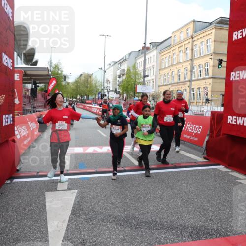 25.04.2026 - Das Zehntel Strokosch-Dieckow http://msf.ph/oto/9624074 25.04.2026 09:15:44 Ziel 1379, 2209 meine-sportfotos.de