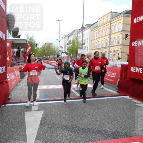 25.04.2026 - Das Zehntel Strokosch-Dieckow http://msf.ph/oto/9624084 25.04.2026 09:15:44 Ziel 1379, 2209 meine-sportfotos.de