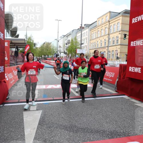 25.04.2026 - Das Zehntel Strokosch-Dieckow http://msf.ph/oto/9624092 25.04.2026 09:15:44 Ziel 1379, 2209 meine-sportfotos.de