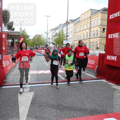 25.04.2026 - Das Zehntel Strokosch-Dieckow http://msf.ph/oto/9624104 25.04.2026 09:15:44 Ziel 1379, 2209 meine-sportfotos.de