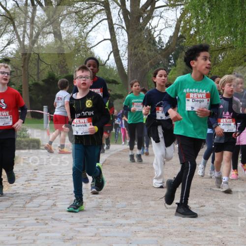 25.04.2026 - Das Zehntel Zöllner http://msf.ph/oto/9624123 25.04.2026 07:43:01 Laufen 87, 2686, 1529, 444444, 5, 3875, 2512, 3756, 4062 meine-sportfotos.de