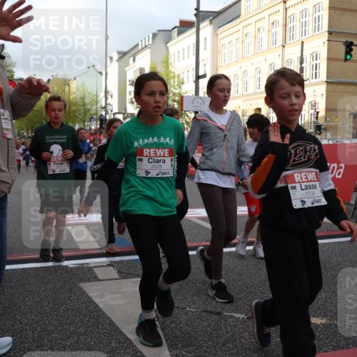 25.04.2026 - Das Zehntel Strokosch-Dieckow http://msf.ph/oto/9624124 25.04.2026 08:56:58 Ziel 1134, 1331, 1363, 1511, 1567, 1625, 1758, 1762, 1765, 2040, 2217, 2229, 2484, 2528, 2607, 2808, 3065, 3465, 3498, 3559, 3560, 3610, 3715, 3718, 3722, 3803, 3946, 3950 meine-sportfotos.de