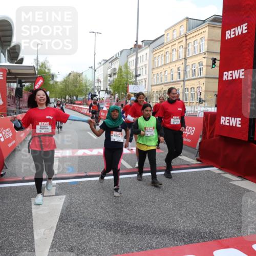 25.04.2026 - Das Zehntel Strokosch-Dieckow http://msf.ph/oto/9624126 25.04.2026 09:15:44 Ziel 1379, 2209 meine-sportfotos.de