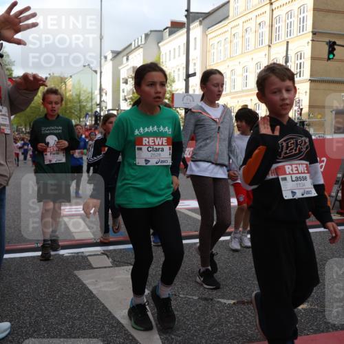 25.04.2026 - Das Zehntel Strokosch-Dieckow http://msf.ph/oto/9624133 25.04.2026 08:56:58 Ziel 1134, 1331, 1363, 1511, 1567, 1625, 1758, 1762, 1765, 2040, 2217, 2229, 2484, 2528, 2607, 2808, 3065, 3465, 3498, 3559, 3560, 3610, 3715, 3718, 3722, 3803, 3946, 3950 meine-sportfotos.de
