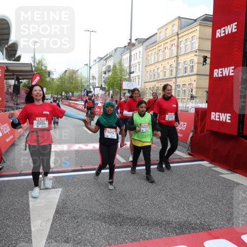 25.04.2026 - Das Zehntel Strokosch-Dieckow http://msf.ph/oto/9624137 25.04.2026 09:15:44 Ziel 1379, 2209 meine-sportfotos.de