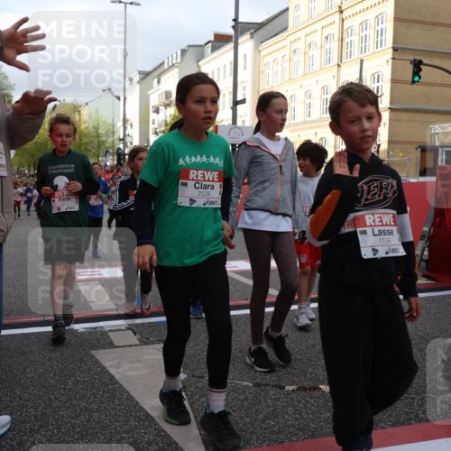 25.04.2026 - Das Zehntel Strokosch-Dieckow http://msf.ph/oto/9624140 25.04.2026 08:56:58 Ziel 1134, 1331, 1363, 1511, 1567, 1625, 1758, 1762, 1765, 2040, 2217, 2229, 2484, 2528, 2607, 2808, 3065, 3465, 3498, 3559, 3560, 3610, 3715, 3718, 3722, 3803, 3946, 3950 meine-sportfotos.de