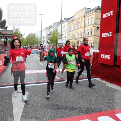25.04.2026 - Das Zehntel Strokosch-Dieckow http://msf.ph/oto/9624171 25.04.2026 09:15:45 Ziel 1379, 2209 meine-sportfotos.de
