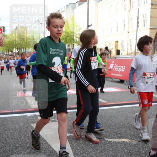 25.04.2026 - Das Zehntel Strokosch-Dieckow http://msf.ph/oto/9624176 25.04.2026 08:56:59 Ziel 1134, 1331, 1363, 1511, 1521, 1625, 1758, 1762, 1765, 2040, 2217, 2229, 2484, 2528, 2607, 2808, 3065, 3465, 3498, 3530, 3559, 3560, 3715, 3718, 3803, 3946 meine-sportfotos.de