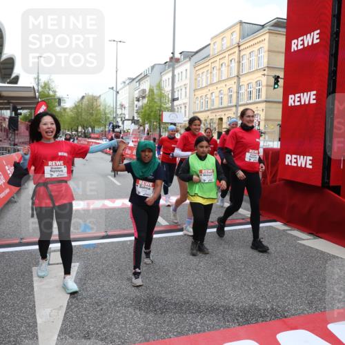 25.04.2026 - Das Zehntel Strokosch-Dieckow http://msf.ph/oto/9624179 25.04.2026 09:15:45 Ziel 1379, 2209 meine-sportfotos.de