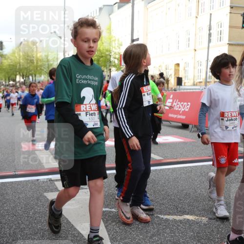 25.04.2026 - Das Zehntel Strokosch-Dieckow http://msf.ph/oto/9624182 25.04.2026 08:56:59 Ziel 1134, 1331, 1363, 1511, 1521, 1625, 1758, 1762, 1765, 2040, 2217, 2229, 2484, 2528, 2607, 2808, 3065, 3465, 3498, 3530, 3559, 3560, 3715, 3718, 3803, 3946 meine-sportfotos.de