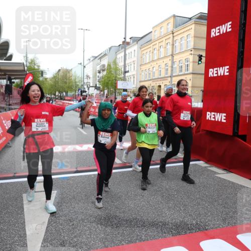 25.04.2026 - Das Zehntel Strokosch-Dieckow http://msf.ph/oto/9624190 25.04.2026 09:15:45 Ziel 1379, 2209 meine-sportfotos.de