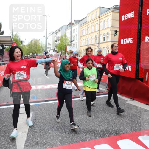 25.04.2026 - Das Zehntel Strokosch-Dieckow http://msf.ph/oto/9624211 25.04.2026 09:15:45 Ziel 1379, 2209 meine-sportfotos.de