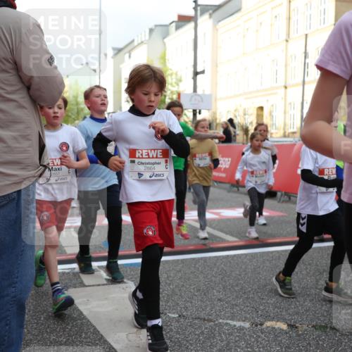 25.04.2026 - Das Zehntel Strokosch-Dieckow http://msf.ph/oto/9624235 25.04.2026 08:57:04 Ziel 1126, 1229, 1257, 1331, 1341, 1357, 1363, 1376, 1511, 1521, 1625, 1683, 1758, 1759, 1762, 1765, 1956, 2222, 2326, 2501, 2513, 2515, 2517, 2857, 2864, 2972, 3140, 3156, 3484, 3491, 3494, 3498, 3530, 3579, 3683, 3685, 3714, 3788, 3946, 4008 meine-sportfotos.de