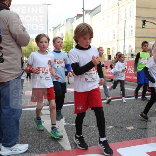25.04.2026 - Das Zehntel Strokosch-Dieckow http://msf.ph/oto/9624247 25.04.2026 08:57:04 Ziel 1126, 1229, 1257, 1331, 1341, 1357, 1363, 1376, 1511, 1521, 1625, 1683, 1758, 1759, 1762, 1765, 1956, 2222, 2326, 2501, 2513, 2515, 2517, 2857, 2864, 2972, 3140, 3156, 3484, 3491, 3494, 3498, 3530, 3579, 3683, 3685, 3714, 3788, 3946, 4008 meine-sportfotos.de