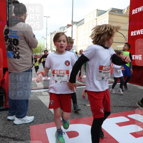 25.04.2026 - Das Zehntel Strokosch-Dieckow http://msf.ph/oto/9624279 25.04.2026 08:57:05 Ziel 1126, 1229, 1257, 1341, 1357, 1363, 1376, 1511, 1521, 1683, 1758, 1759, 1762, 1765, 1956, 2222, 2326, 2501, 2513, 2515, 2517, 2857, 2864, 2972, 3138, 3140, 3156, 3484, 3491, 3494, 3530, 3579, 3683, 3685, 3714, 3788, 3946, 4008 meine-sportfotos.de
