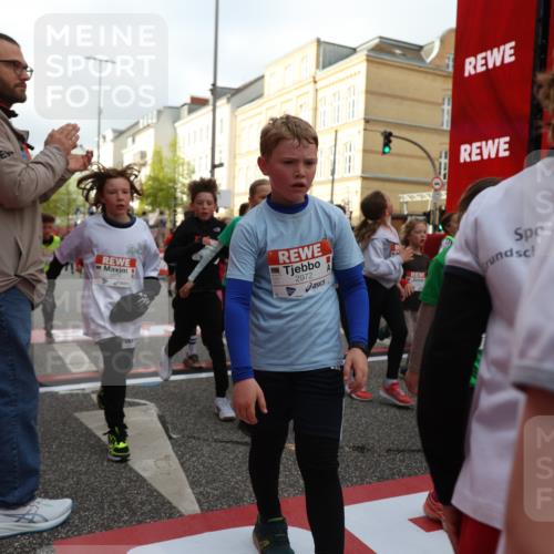 25.04.2026 - Das Zehntel Strokosch-Dieckow http://msf.ph/oto/9624289 25.04.2026 08:57:06 Ziel 1126, 1229, 1257, 1341, 1357, 1363, 1376, 1521, 1683, 1758, 1759, 1762, 1765, 1956, 2222, 2326, 2491, 2501, 2513, 2515, 2517, 2857, 2864, 2972, 3048, 3073, 3138, 3140, 3156, 3484, 3491, 3494, 3530, 3579, 3683, 3685, 3714, 3788, 4008 meine-sportfotos.de