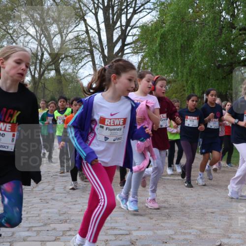 25.04.2026 - Das Zehntel Zöllner http://msf.ph/oto/9624295 25.04.2026 07:43:11 Laufen 3973, 91, 2222, 2510 meine-sportfotos.de