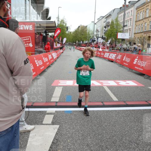 25.04.2026 - Das Zehntel Strokosch-Dieckow http://msf.ph/oto/9624305 25.04.2026 10:47:48 Ziel 6158, 7984 meine-sportfotos.de