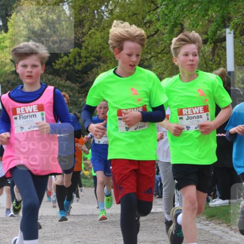 25.04.2026 - Das Zehntel Zöllner http://msf.ph/oto/9624346 25.04.2026 11:40:17 Laufen 11625, 12736, 11326 meine-sportfotos.de