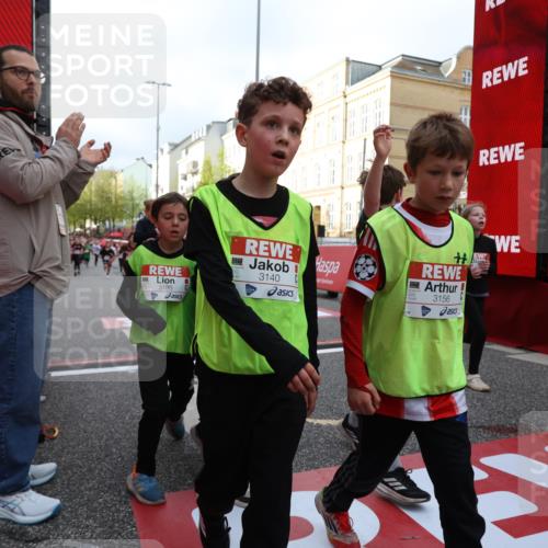 25.04.2026 - Das Zehntel Strokosch-Dieckow http://msf.ph/oto/9624362 25.04.2026 08:57:09 Ziel 1126, 1229, 1257, 1357, 1376, 1590, 1683, 1759, 1956, 2233, 2237, 2239, 2292, 2491, 2501, 2513, 2515, 2517, 2857, 2864, 2972, 3048, 3052, 3073, 3138, 3140, 3156, 3484, 3491, 3494, 3552, 3579, 3683, 3685, 3714, 3788, 4008 meine-sportfotos.de