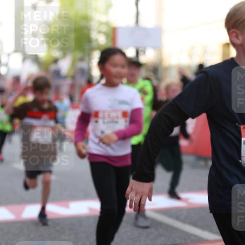 25.04.2026 - Das Zehntel Strokosch-Dieckow http://msf.ph/oto/9624378 25.04.2026 08:57:10 Ziel 1141, 1170, 1229, 1257, 1357, 1376, 1583, 1590, 1683, 1759, 1956, 2233, 2237, 2239, 2292, 2491, 2501, 2513, 2515, 2517, 3048, 3052, 3073, 3138, 3140, 3156, 3484, 3491, 3494, 3495, 3552, 3579, 3683, 3714, 3788, 3930, 4008 meine-sportfotos.de