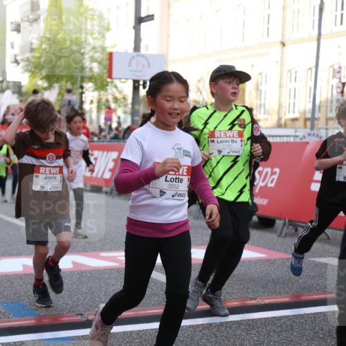 25.04.2026 - Das Zehntel Strokosch-Dieckow http://msf.ph/oto/9624384 25.04.2026 08:57:11 Ziel 1141, 1152, 1170, 1229, 1257, 1357, 1376, 1583, 1590, 1759, 1854, 2233, 2237, 2239, 2292, 2491, 2501, 2513, 2515, 2517, 3048, 3052, 3073, 3138, 3140, 3156, 3439, 3494, 3495, 3552, 3579, 3683, 3788, 3930, 4008 meine-sportfotos.de
