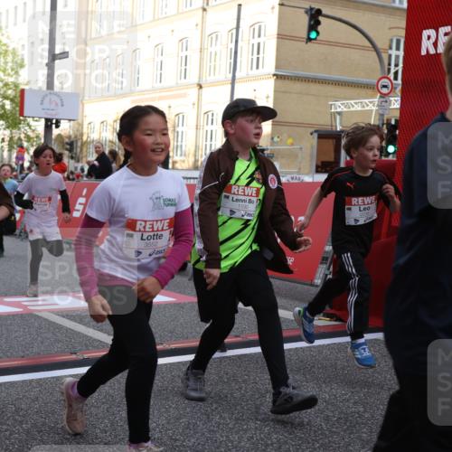 25.04.2026 - Das Zehntel Strokosch-Dieckow http://msf.ph/oto/9624412 25.04.2026 08:57:11 Ziel 1141, 1152, 1170, 1229, 1257, 1357, 1376, 1583, 1590, 1759, 1854, 2233, 2237, 2239, 2292, 2491, 2501, 2513, 2515, 2517, 3048, 3052, 3073, 3138, 3140, 3156, 3439, 3494, 3495, 3552, 3579, 3683, 3788, 3930, 4008 meine-sportfotos.de