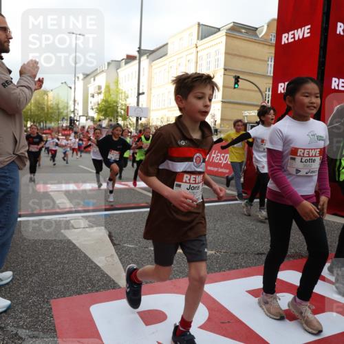 25.04.2026 - Das Zehntel Strokosch-Dieckow http://msf.ph/oto/9624461 25.04.2026 08:57:12 Ziel 1141, 1152, 1170, 1257, 1583, 1590, 1759, 1854, 2233, 2237, 2239, 2292, 2294, 2491, 2501, 2515, 2517, 2860, 3048, 3052, 3073, 3138, 3140, 3156, 3393, 3439, 3453, 3495, 3552, 3930, 4008 meine-sportfotos.de